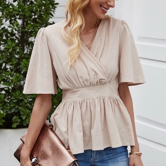 SHEIN Tops - SHEIN baby doll puff sleeve top
